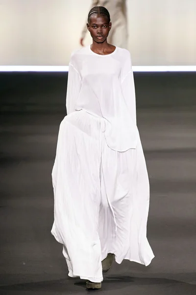 Look 27